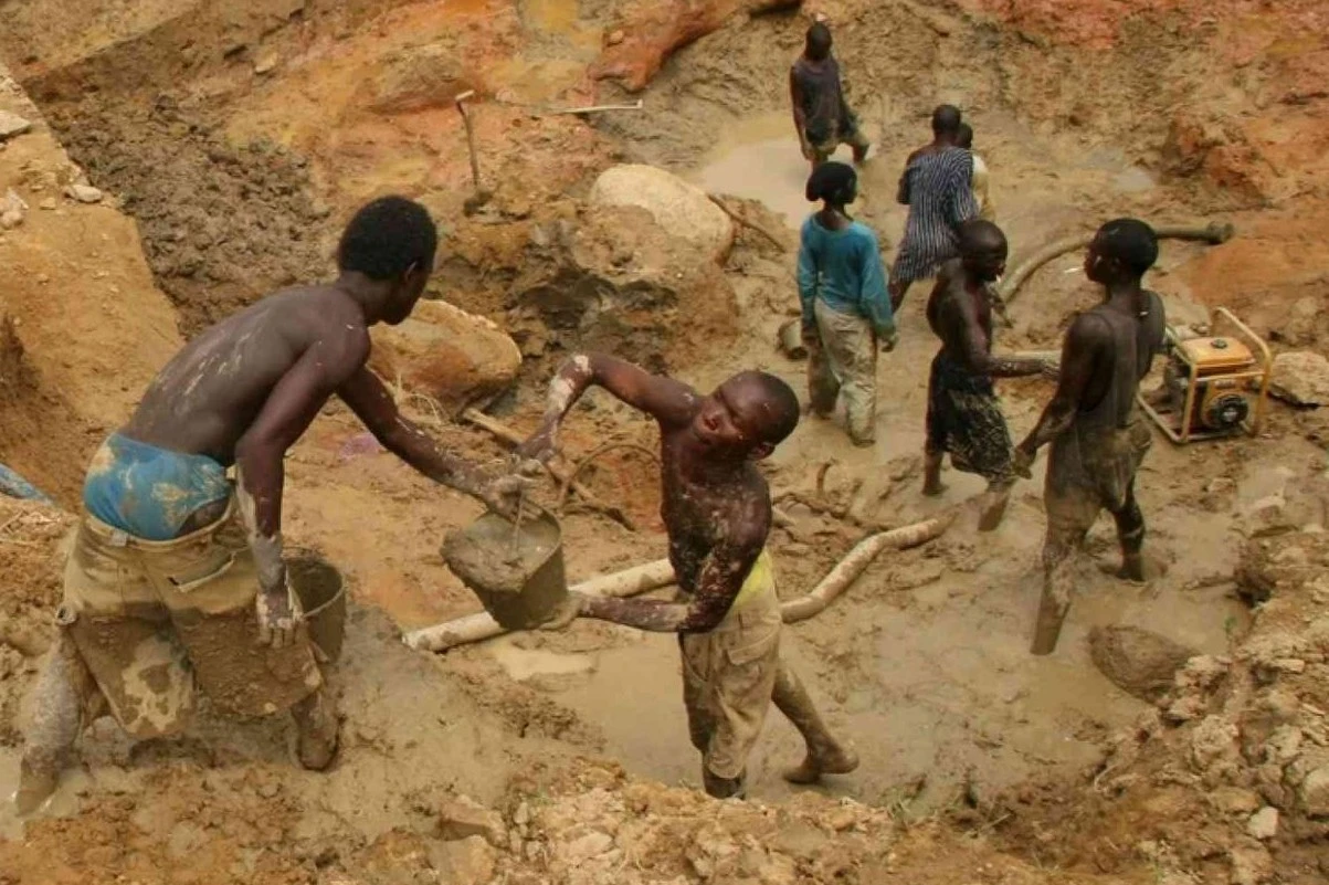 Congo: l’inferno dietro i cellulari